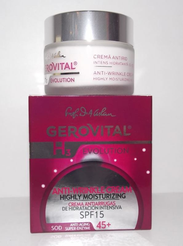 ANTI-WRINKLLE CREAM, HIGLY MOIST. WITH SPF 10